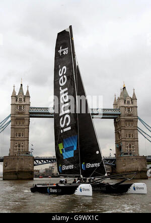 Voile - Extreme 40 - Ellen MacArthur - Tamise Banque D'Images