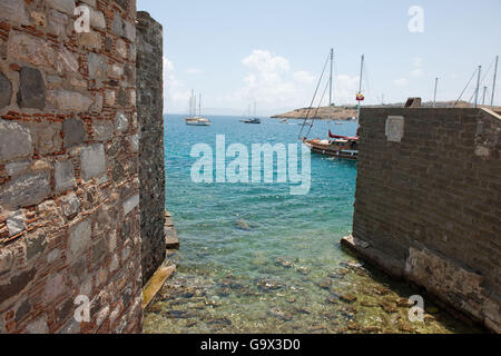 La baie de Bodrum et le château de Bodrum, Mugla, Turquie, Asie, Banque D'Images