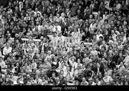 Cricket - NatWest Bank Trophy - final - Somerset v Kent - Lord's.Scène de foule à Lord's pendant le NatWest Bank Trophy Banque D'Images