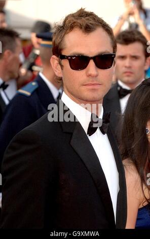 Jude Law arrive pour la projection de My Blueberry Nights.Date de la photo: Mercredi 16 mai 2007.Le crédit photo devrait se lire comme suit : Ian West/PA Wire Banque D'Images