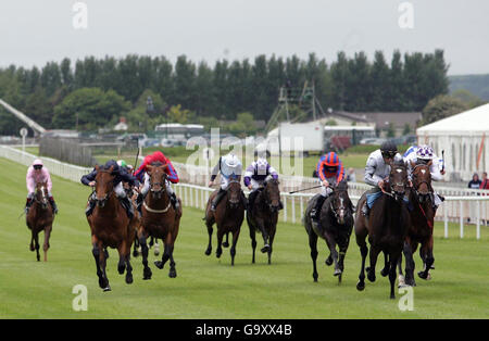 Courses hippiques - Hippodrome de Curragh.Cockney Rebel et le jockey Olivier Peslier remportent les Boylesports Irish 2000 Guinéas à l'hippodrome de Curragh, comté de Kildare. Banque D'Images