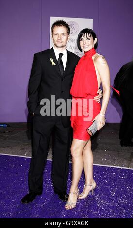 L'actrice de la rue du couronnement Kym et Jack Ryder arrivent pour les British SOAP Awards, au BBC Television Center, dans le centre de Londres. Banque D'Images