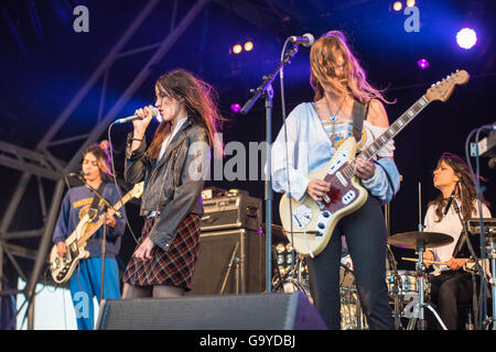 Londres, Royaume-Uni. 1er juillet 2016. Londres, Royaume-Uni. 1er juillet 2016. Warpaint produire sur scène dans le cadre de l'heure d'été britannique Barclaycard présente Hyde Park, le 1 juillet 2016 à Londres, en Angleterre. Crédit : Michael Jamison/Alamy Live News Banque D'Images