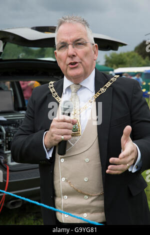 Biggin Hill, Royaume-Uni. 2 juillet, 2016. Maire de Bromley, Conseiller Ian Payne a ouvert le Festival de Biggin Hill © Keith Larby/Alamy Live News Banque D'Images