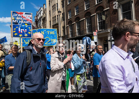 Pour l'Europe, Anti-Brexit mars protestation, Londres, UK, 02/07/2016 Banque D'Images