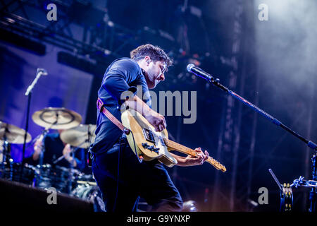 Milano, Italie. 4 juillet 2016. Mumford & Sons effectue vivent à assago arène d'été à Milan, Italie, le 04 juillet 2016 Crédit : mairo cinquetti/Alamy live news Banque D'Images