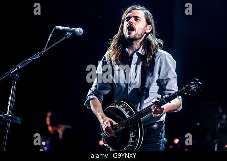 Milano, Italie. 4 juillet 2016. Mumford & Sons effectue vivent à assago arène d'été à Milan, Italie, le 04 juillet 2016 Crédit : mairo cinquetti/Alamy live news Banque D'Images