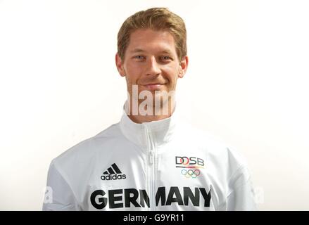 Hanovre, Allemagne. Le 04 juillet, 2016. Bastian Steger pose à un photocall lors des préparatifs pour les Jeux Olympiques de Rio au Emmich Cambrai Barracks à Hanovre, Allemagne. Le 04 juillet 2016. Crédit photo : Frank Mai/ photo alliance. Dans le monde d'utilisation | © dpa/Alamy Live News Banque D'Images