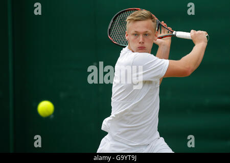 Londres, Royaume-Uni. 5 juillet, 2016. Londres, Royaume-Uni. 5 juillet, 2016. Finn Bass Grande-bretagne le tournoi de Wimbledon 2016 Le All England Tennis Club, Wimbledon, Londres, Angleterre 05 Juillet 2016 Le All England Tennis Club, Wimbledon, Londres, Angleterre 2016 Allstar Crédit : photo library/Alamy Live News Banque D'Images