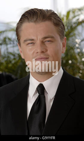 AP OUT Leonardo Di Caprio pose pour les photographes pendant le photocall pour 'la 11ème heure' lors du 60ème Festival annuel de Cannes, France. Banque D'Images