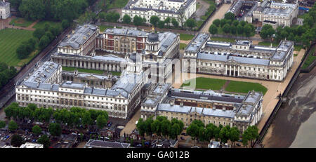 Vue aérienne du Royal Naval College (à droite) et du Seaman's Hospital (à gauche) à Greenwich, au sud-est de Londres. Banque D'Images