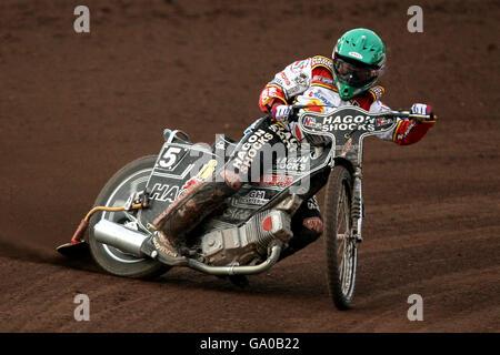 Swindon Robinss' Lee Richardson en action lors d'une course de la British Speedway Elite League au stade Brandon, à Coventry. Banque D'Images