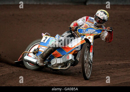 Swindon Robinss' Mads Korneliussen en action lors d'une course de la British Speedway Elite League au stade de Brandon, à Coventry. Banque D'Images