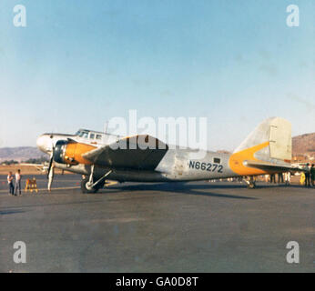 Cette image de la collection Ray Wagner présente un Lockheed P-38 ...
