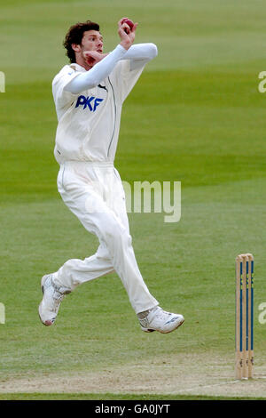 Cricket - Liverpool Victoria Championship - Division 2 - Premier jour - Notinghamshire Outlaws v Essex Eagles - The County Ground. Charles Shreck, Notinghamshire Outlaws Banque D'Images