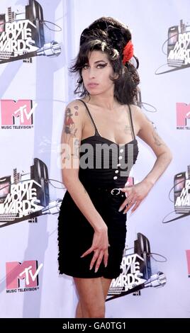 Amy Winehouse arrive pour les prix MTV Movie 2007 à l'amphithéâtre Gibson, Universal City, Los Angeles. Banque D'Images