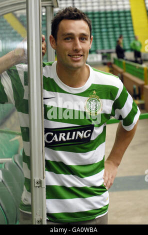 Le nouveau Celtic signe Scott McDonald lors d'un appel photo au Celtic Park, Glasgow. Banque D'Images