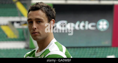 Le nouveau Celtic signe Scott McDonald lors d'un appel photo au Celtic Park, Glasgow. Banque D'Images