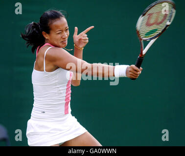 Natasha Khan de Briton en action contre Anne Keothavong lors du tournoi Surbiton Trophy au Surbiton Racket Fitness Club, Surrey. Banque D'Images