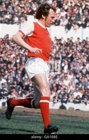 Football - Ligue de football - Division 1 - Tottenham Hotspur / Arsenal. Bob McNab Arsenal Banque D'Images
