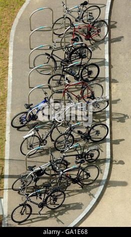 IMAGE AUTONOME. Des vélos sont garés sur la promenade de la reine à côté de l'hôtel de ville, dans le centre de Londres, le deuxième jour de la semaine nationale du vélo. Banque D'Images