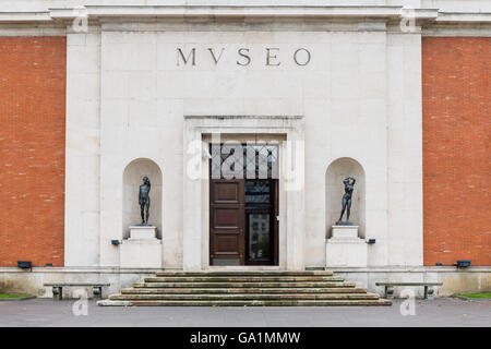 Bilbao, Espagne - 5 octobre, 2015 : entrée du Musée des beaux-arts de Bilbao. Banque D'Images