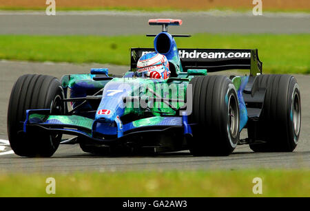 Formula One Motor Racing - Grand Prix de Grande-Bretagne - pratique - Silverstone.Jenson Button, en Grande-Bretagne, pilotant une Honda lors de la première pratique du Grand Prix britannique à Silverstone, dans le Northamptonshire. Banque D'Images