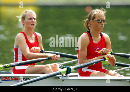 Aviron - coupe du monde 2007 - Bosbaan.Sine Christiansen (à droite) et Katrin Olsen, danoises, se disputent le double chaboisseau pour femmes légères - Heat 3 Banque D'Images