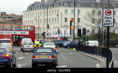 La taxe sur les embouteillages à Londres sera prolongée le 19 février 2007 pour inclure certains secteurs de Chelsea et Kensington. Banque D'Images