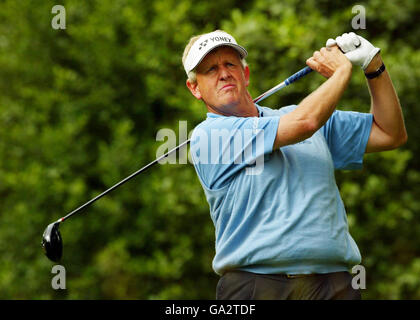 Golf - Barclays Scottish Open - deuxième jour - Loch Lomond.Colin Montgomerie d'Écosse sur le 18e tee pendant l'Open d'Écosse de Barclays au Loch Lomond, Glasgow. Banque D'Images