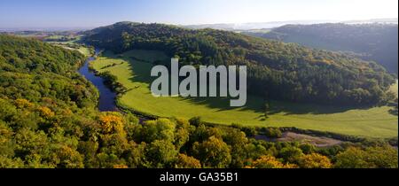 Vue d'automne sur le nord de la vallée de Wye Symonds Yat Rock, forêt de Dean, Herefordshire, Angleterre, RU, FR, Europe Banque D'Images