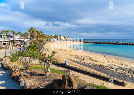 Flamingo Beach à Playa Blanca maison de village sur la côte de l'île de Lanzarote, Espagne Banque D'Images