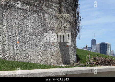 L'horizon de Chicago avec un pic de derrière l'Adler Planetarium Observatory Banque D'Images