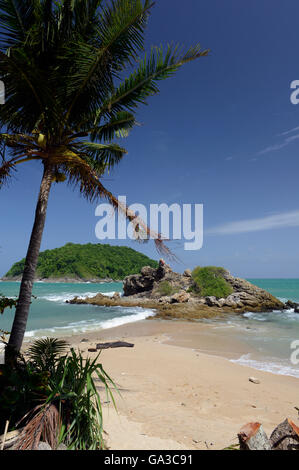 La Hat Nai Harn Beach près de Rawai dans le sud de l'île de Phuket dans le sud de la Thaïlande en Southeastasia. Banque D'Images