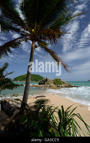 La Hat Nai Harn Beach près de Rawai dans le sud de l'île de Phuket dans le sud de la Thaïlande en Southeastasia. Banque D'Images