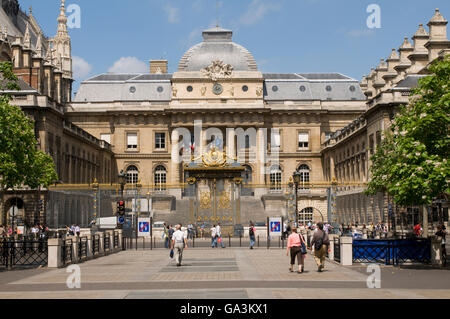 Palais de Justice, Palais de Justice, à partir de la rue de la Cité, Paris, France, Europe Banque D'Images