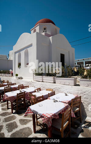 Terrasse de restaurant, la ville de Mykonos ou Chora, Mykonos, Cyclades, Grèce, Europe Banque D'Images