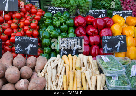 Stand de légumes, Naschmarkt, Vienne, Autriche, Europe Banque D'Images