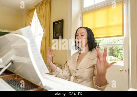 La chanteuse d'opéra Maria Ewing à West Sussex. Banque D'Images