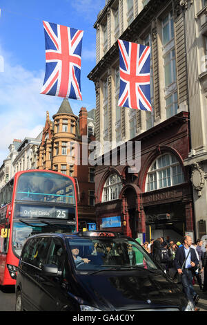 La station de métro Oxford Circus sur Oxford Street dans le West End de Londres, en Angleterre, Royaume-Uni Banque D'Images