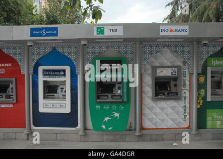 Des guichets automatiques (ATM) à Konya Banque D'Images