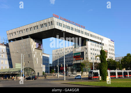 Wien, Vienna ÖBB Bahnhofcity Wien West à la gare Westbahnhof Wien Autriche 15. Banque D'Images