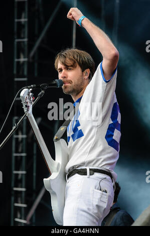 BELFAST, IRLANDE DU NORD. 29 JUN 2016 - chanteur Justin Hayward-Young à partir de l'ouest de Londres, le groupe de rock indépendant originaire de la "vaccins" à Belsonic Festival de Musique Banque D'Images