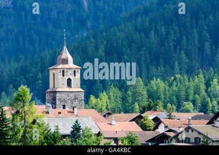 Bergün/Bravuogn Vieille Ville, Tour la Tuor (tour romane) Suisse Grisons, Grisons Albula Banque D'Images