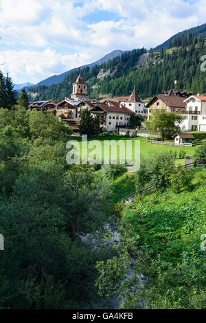 Bergün/Bravuogn Vieille Ville, Tour la Tuor (tour romane) Suisse Grisons, Grisons Albula Banque D'Images