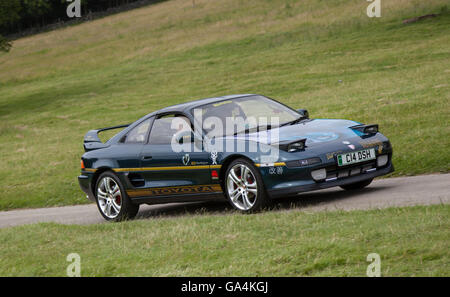 1990 90 Toyota mr2 au Leighton Hall, Carnforth, Lancashire, Lakeland Classic car Rally - Dimanche 5 juillet 2015. Organisé par Mark Woodward Classic Events, il ne s'agit que de l'un des 12 spectacles organisés à différents endroits du pays et présente plus de 400 voitures classiques, moteurs stationnaires, publicités et véhicules restaurés. Banque D'Images