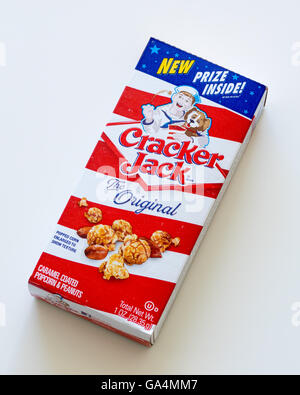 Une boîte de Cracker Jack, un snack-américain composé de mélasse-saveur de caramel, pop-corn et les arachides. Banque D'Images