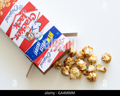 Une boîte de Cracker Jack, un snack-américain composé de mélasse-saveur de caramel, pop-corn et les arachides. Banque D'Images