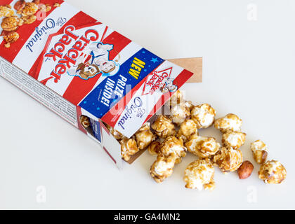 Une boîte de Cracker Jack, un snack-américain composé de mélasse-saveur de caramel, pop-corn et les arachides. Banque D'Images