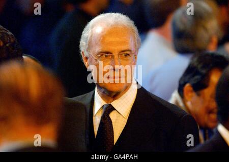 Football - cérémonie de remise du prix Fifa World Player of the Year - Zurich. Franz Beckenbauer d'Allemagne Banque D'Images